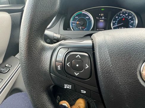 Used 2017 Toyota Camry LE image 16