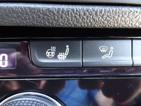Used 2019 Volkswagen Jetta R-Line FWD image 25
