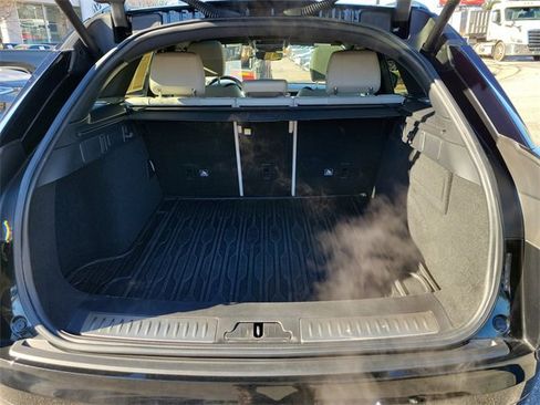 Used 2018 Land Rover Range Rover Velar R-Dynamic SE image 9