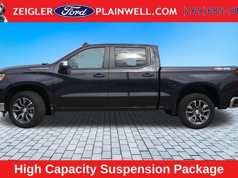 Used 2023 Chevrolet Silverado 1500 LT AWD/4WD image 2