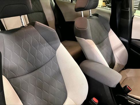 Used 2020 Toyota Corolla LE image 8