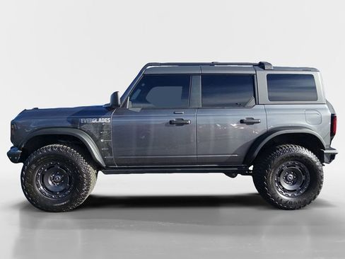 Used 2023 Ford Bronco Everglades image 2