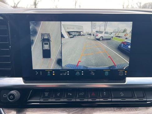 Used 2025 Chevrolet Silverado 2500 LTZ w/ LTZ Premium Package image 16