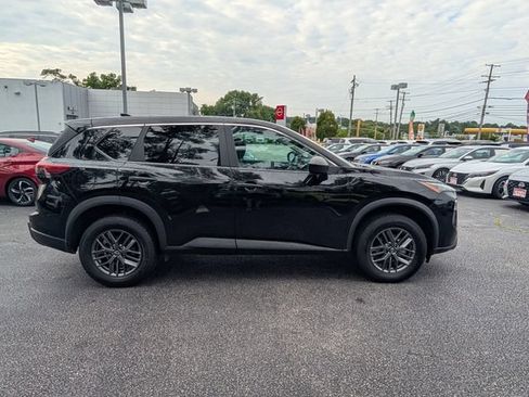 Used 2024 Nissan Rogue S FWD image 2