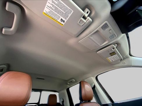 Certified 2022 Ford Maverick Lariat FWD image 12