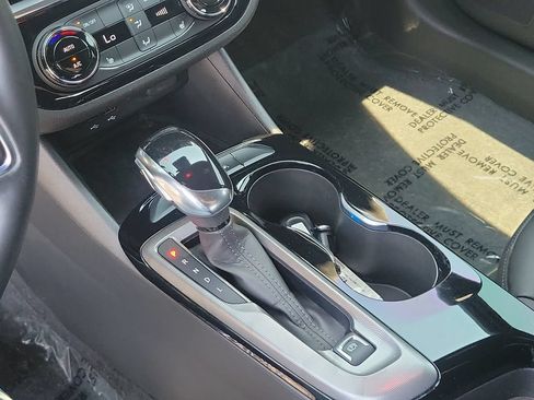 Used 2024 Buick Envista Sport Touring w/ Convenience I Package FWD image 33