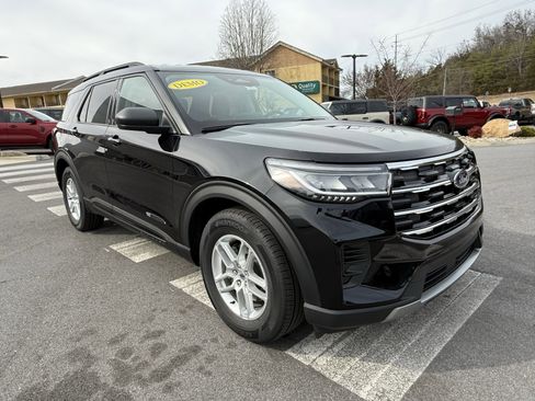 New 2026 Ford Explorer Active image 3