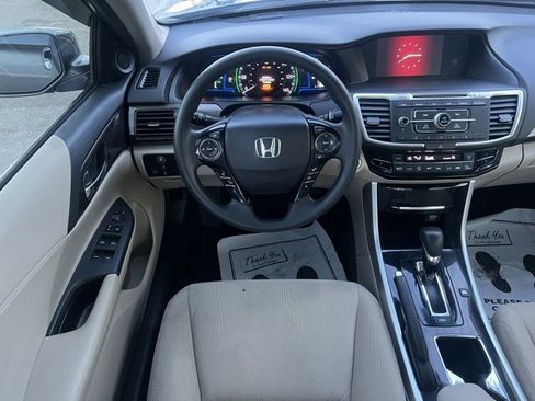 Used 2017 Honda Accord Base image 11