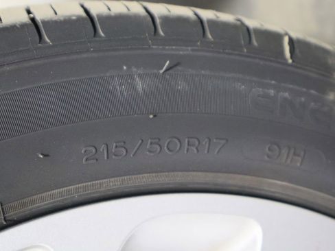 Used 2022 Chevrolet Bolt EUV LT w/ Driver Confidence Package image 39