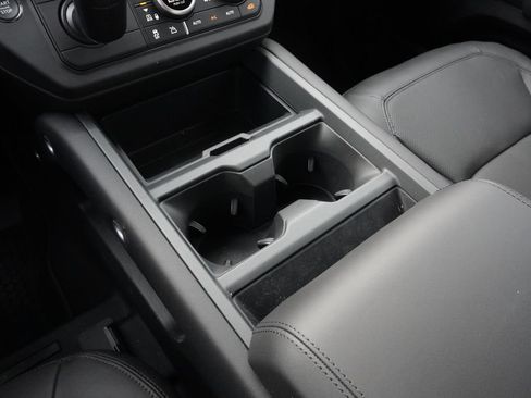 New 2026 Land Rover Defender 110 X-Dynamic SE AWD/4WD image 14
