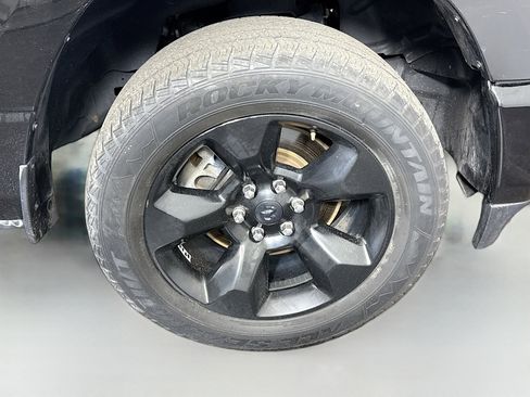 Used 2019 RAM 1500 Big Horn image 32