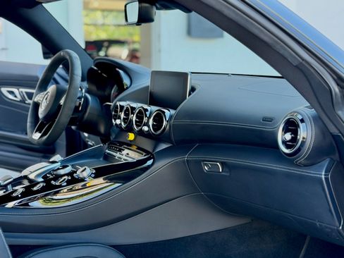 Used 2018 Mercedes-Benz AMG GT R image 44