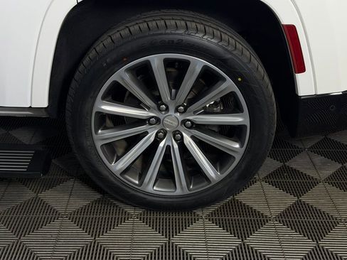 Used 2023 Jeep Grand Wagoneer Series II AWD/4WD image 15