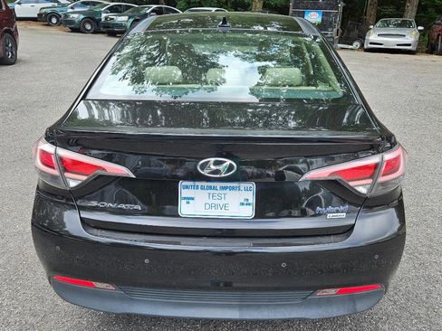 Used 2016 Hyundai Sonata Limited w/ Option Group 02 image 8