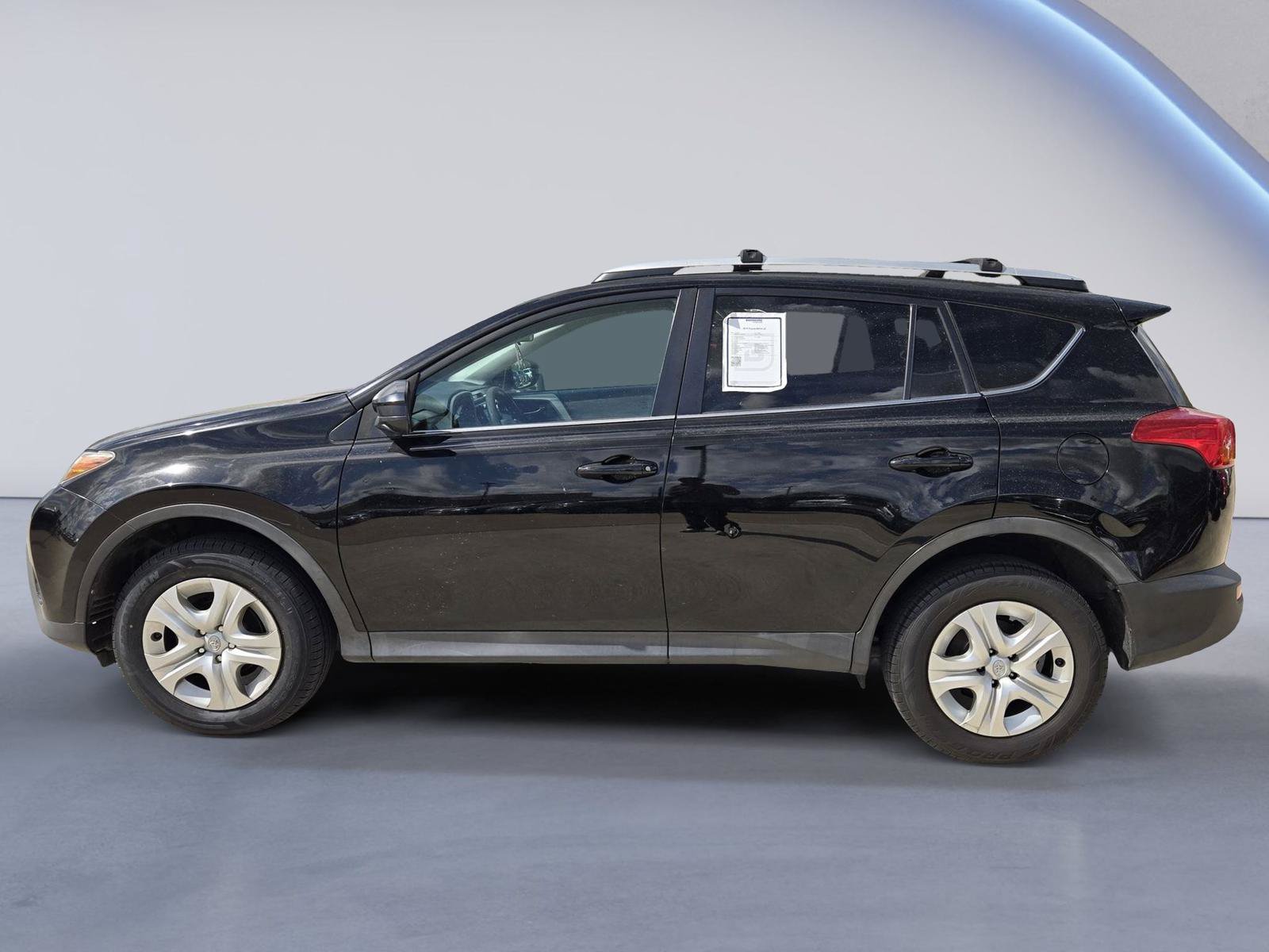 Used 2015 Toyota RAV4 LE AWD/4WD image 5