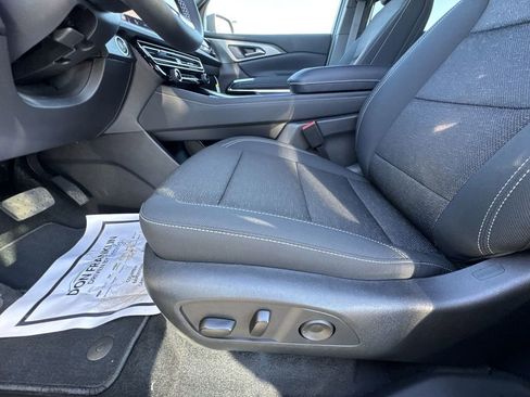 New 2026 Chevrolet Traverse LT image 12