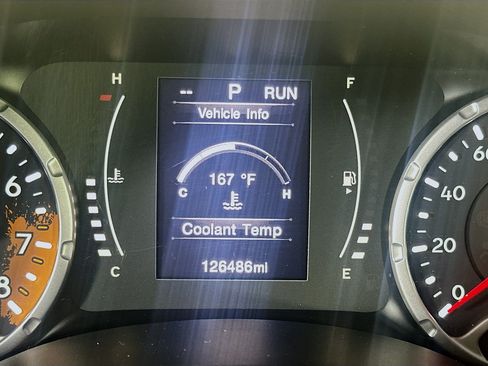 Used 2016 Jeep Renegade Latitude FWD image 18