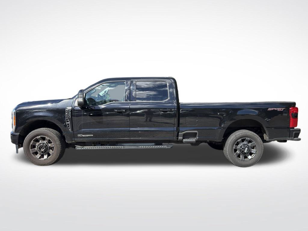 Used 2023 Ford F350 Lariat w/ Sport Appearance Package AWD/4WD image 2