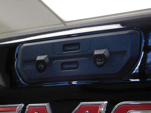 Used 2025 GMC Sierra 3500 Denali w/ Denali Reserve Package AWD/4WD image 86