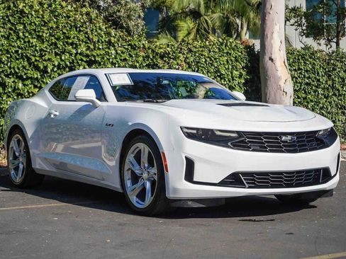 Used 2020 Chevrolet Camaro LT RWD image 3