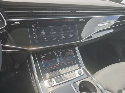 Used 2025 Audi Q7 3.0T Premium Plus AWD/4WD image 18
