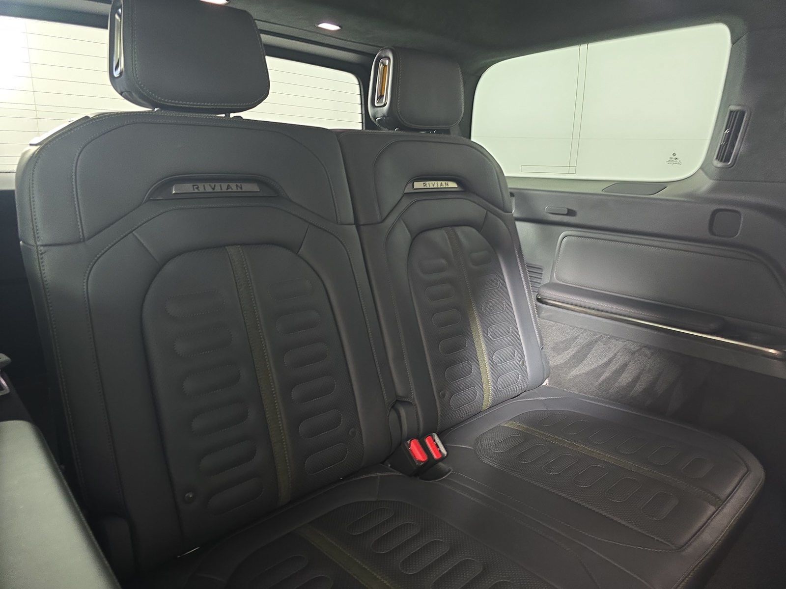 Used 2022 Rivian R1S Launch Edition Quad AWD/4WD image 22