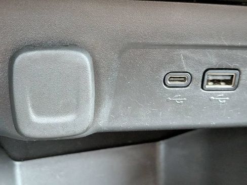 Used 2024 Chevrolet Trax LT FWD image 21