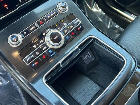 Used 2022 Lincoln Nautilus Reserve AWD/4WD image 18