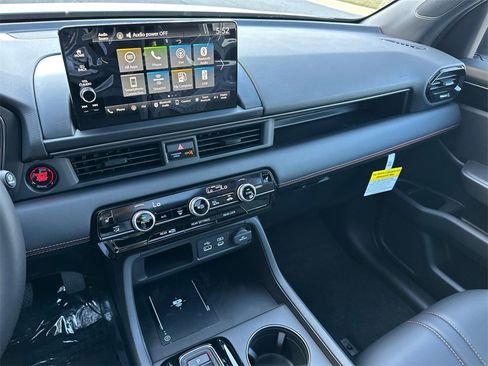 New 2025 Honda Pilot TrailSport image 27