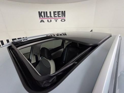 New 2026 Volkswagen Taos SE image 14