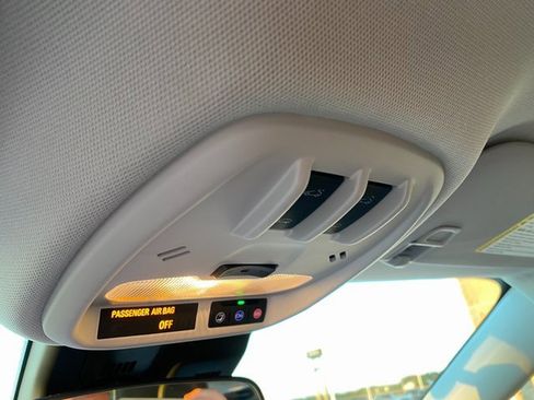 Used 2024 Chevrolet Trax ACTIV w/ Sunroof Package image 23