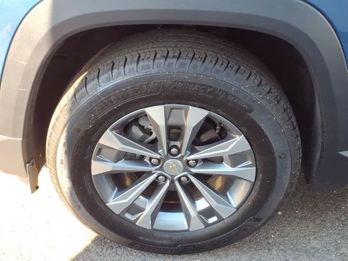 Certified 2025 Chevrolet Equinox LT w/ Convenience Package II AWD/4WD image 8