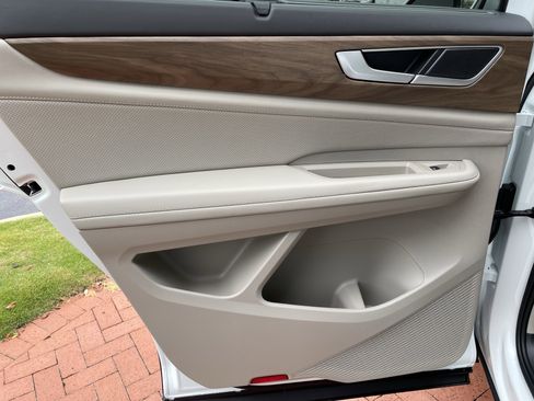 New 2026 Volkswagen Atlas SE image 11