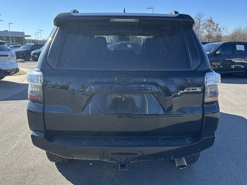Used 2017 Toyota 4Runner SR5 Premium image 9