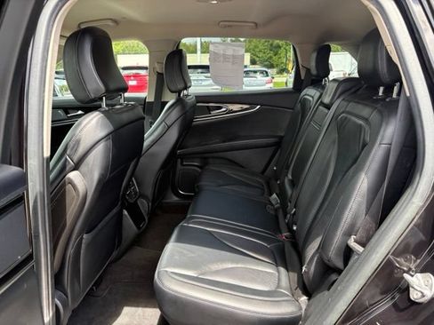 Used 2021 Lincoln Nautilus FWD w/ Equipment Group 101A image 25