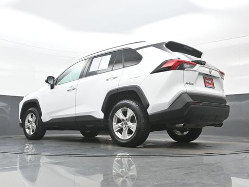 Used 2021 Toyota RAV4 XLE AWD/4WD image 28