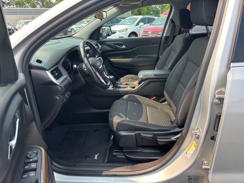 Used 2018 GMC Acadia SLE AWD/4WD image 10