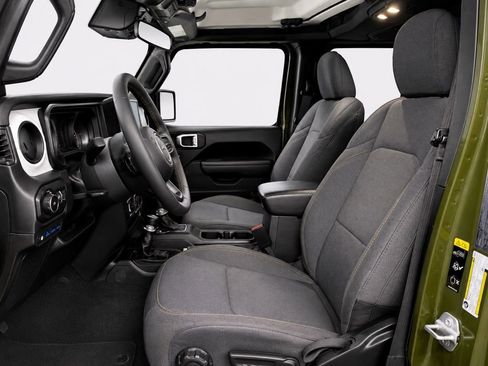 Used 2024 Jeep Wrangler Unlimited w/ Convenience Group AWD/4WD image 15