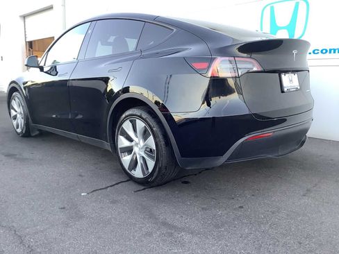 Used 2023 Tesla Model Y Long Range AWD/4WD image 4