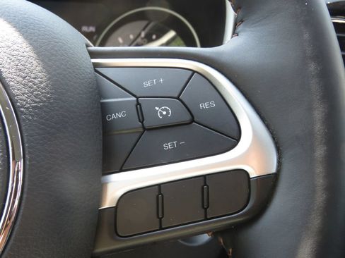 Used 2018 Jeep Compass Limited AWD/4WD image 22