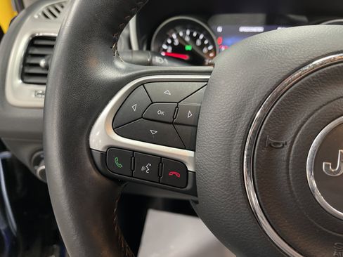 Used 2019 Jeep Compass Latitude w/ Popular Equipment Group image 18