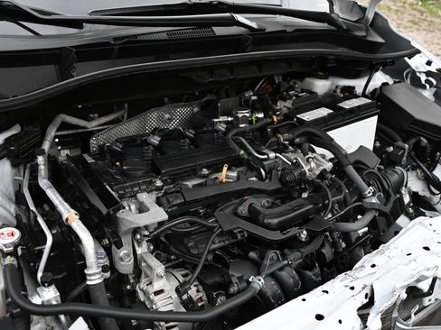 Used 2022 Toyota Corolla Cross LE image 18