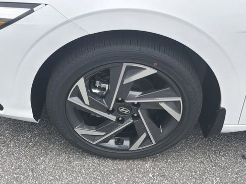 New 2026 Hyundai Elantra Limited image 11
