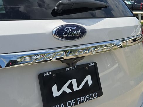 Used 2017 Ford Explorer Limited FWD image 12