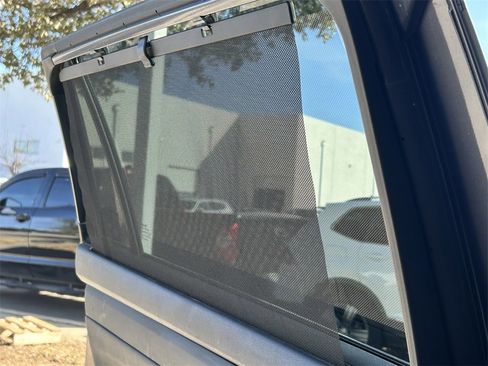 Used 2021 Toyota Highlander XLE image 26