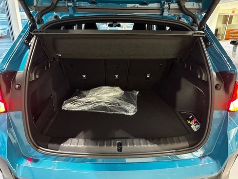 Certified 2025 BMW X1 xDrive28i w/ Technology Package image 6