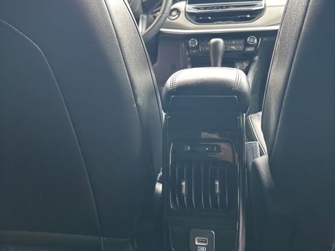 Used 2025 Jeep Compass Limited AWD/4WD image 15