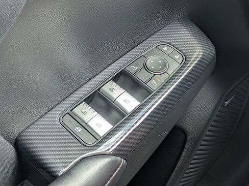 Used 2025 Mitsubishi Outlander ES FWD image 24