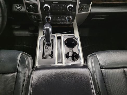 Used 2019 Ford F150 Lariat w/ Equipment Group 502A Luxury image 16