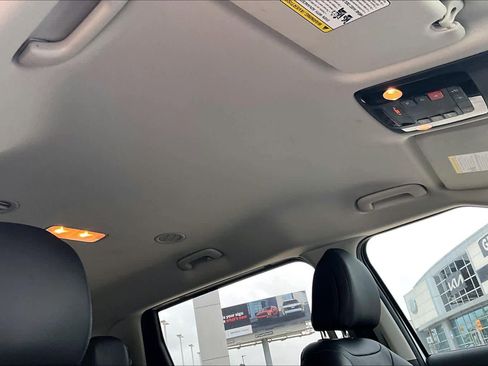 Certified 2026 Kia Carnival FWD image 13